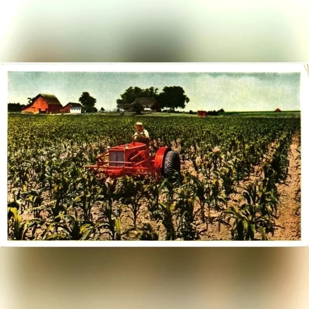 "WC" TRACTOR AND CULTIVATOR - Vintage Postcard